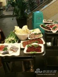 嘉陵江边吃瓜,尽享清凉时光